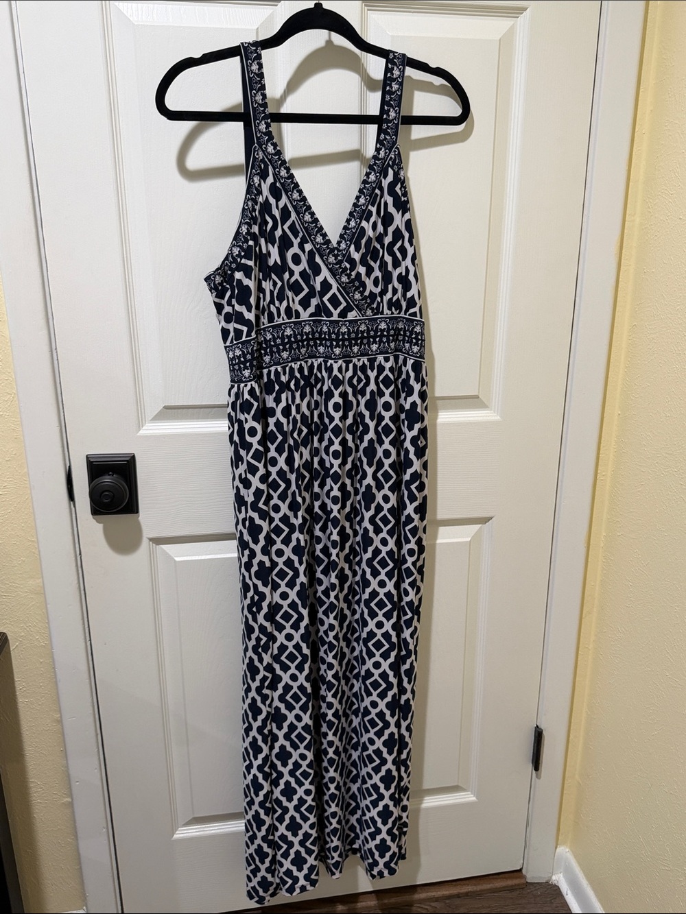 Sleeveless Navy and White Geometric Maxi
